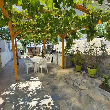 بيت للعطل Georgia's House *